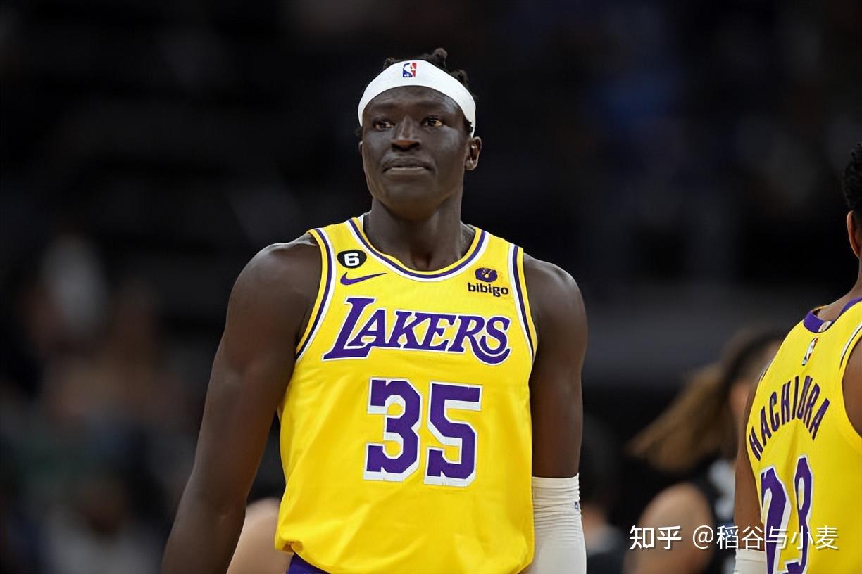 从浓眉哥新星爆冷表现惊艳到冲刺阶段克里夫兰骑士调整名单以备欧超杯，赛前波尔图调整名单以备欧冠